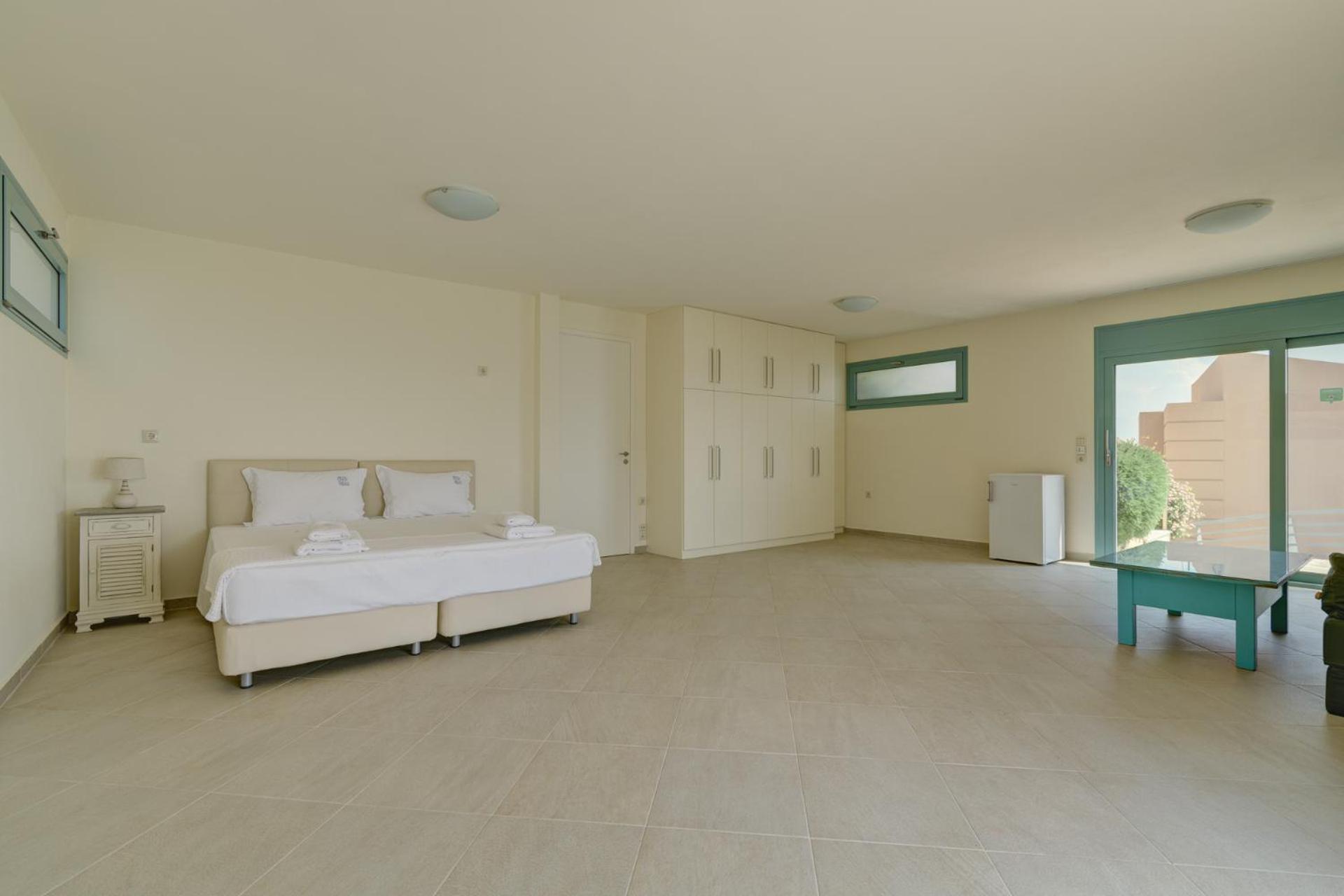 Ouzo Panoramic Houses 1, With Private Pool بلوماريوس الغرفة الصورة